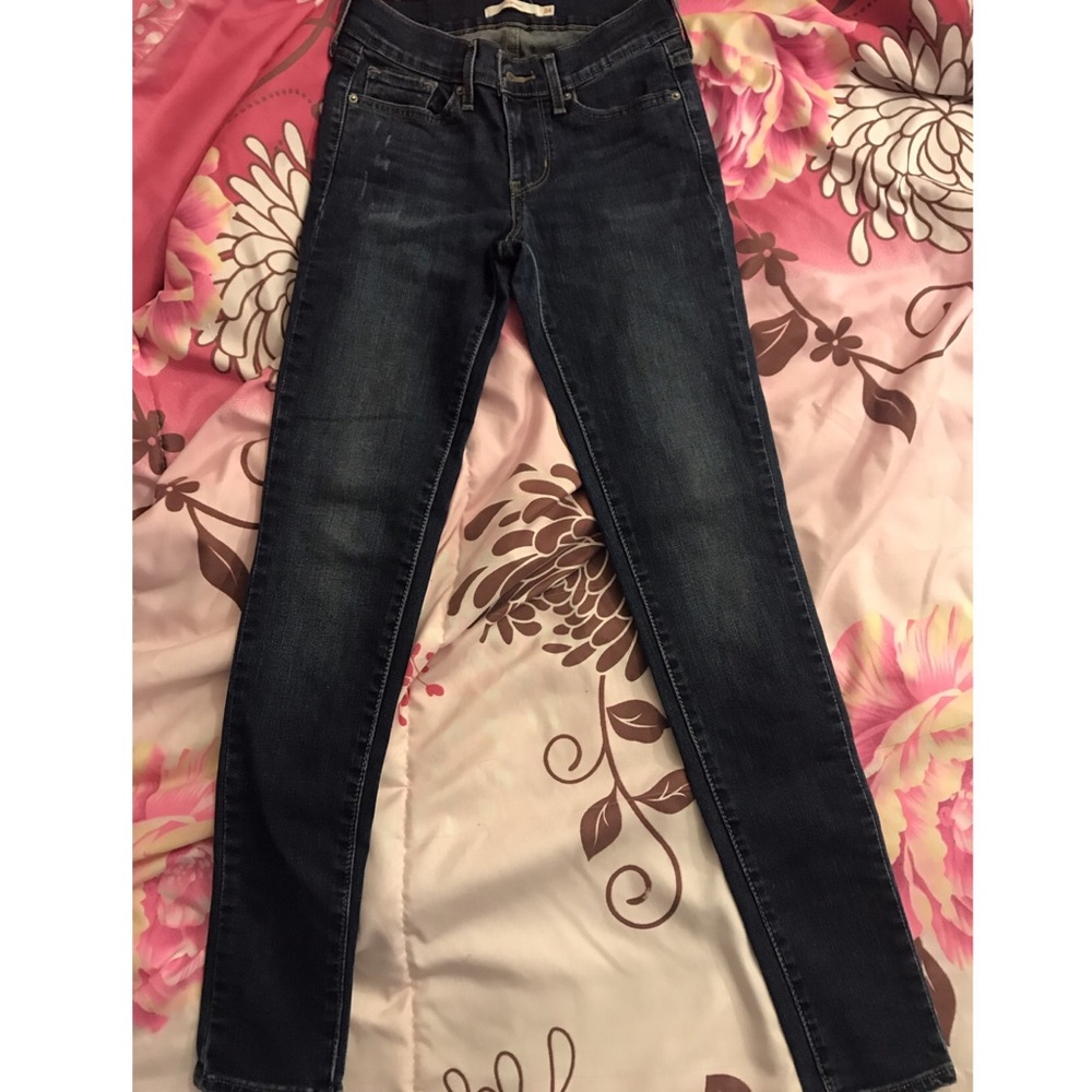levi’s dark wash skinny jeans